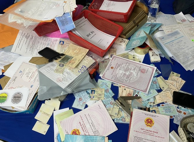 Nhìn thẳng - Nói thật: “Núi văn bản” cản trở hành trình phát triển